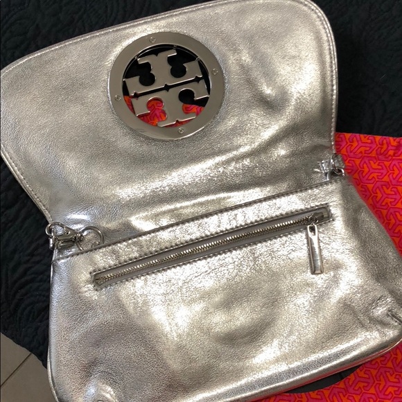 Tory burch clutch. SELLING OR TRADE - Picture 2 of 3
